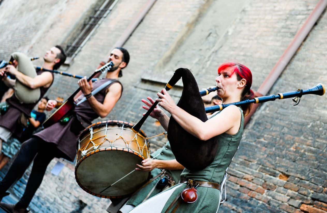 Effortless Ways: How to Choose Entertainment for Family-Friendly Events ...