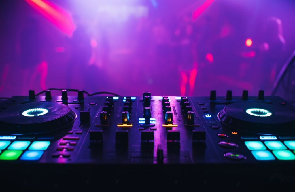 Beyond the Choice when hiring live band or DJ