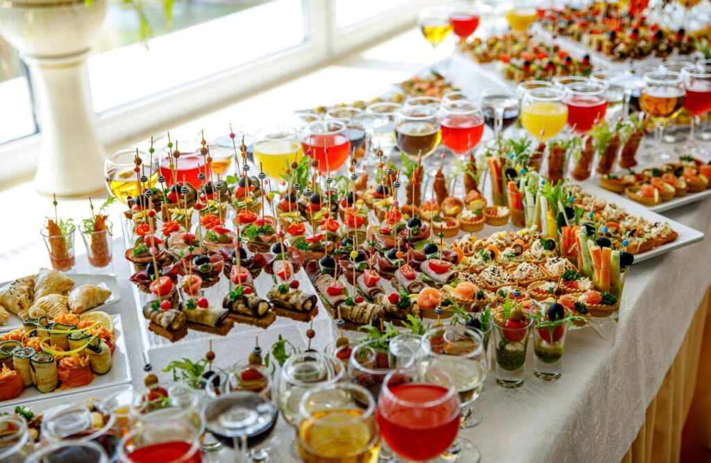 Tips for Planning a Memorable High School Reunion: A Step-by-Step Guide 6 Food and Drinks for high school reunion