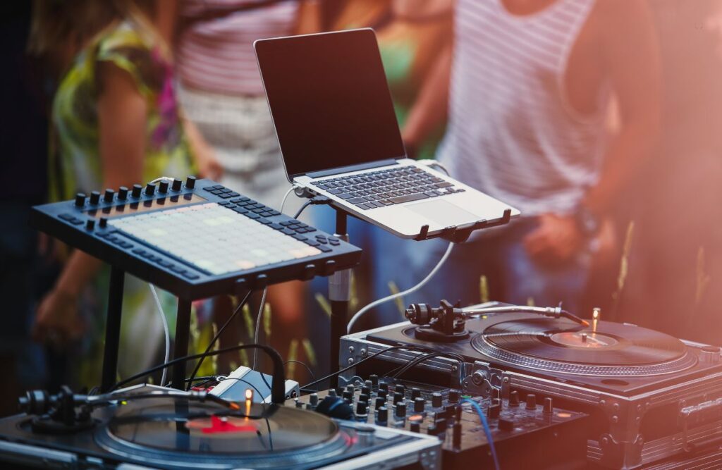Ultimate Guide to Post-Prom Party Entertainment Ideas 4 The Heartbeat of the Party Mastering the Music