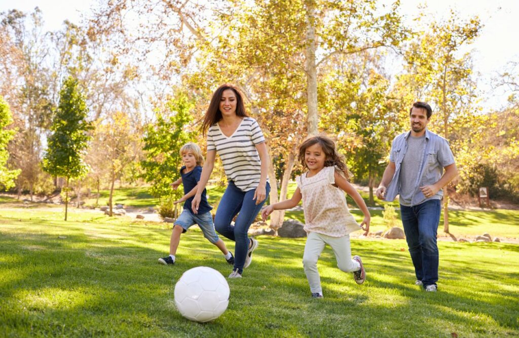 10 Creative Family Reunion Activities to Make Your Gathering Memorable 8 family reunion activities family olympics