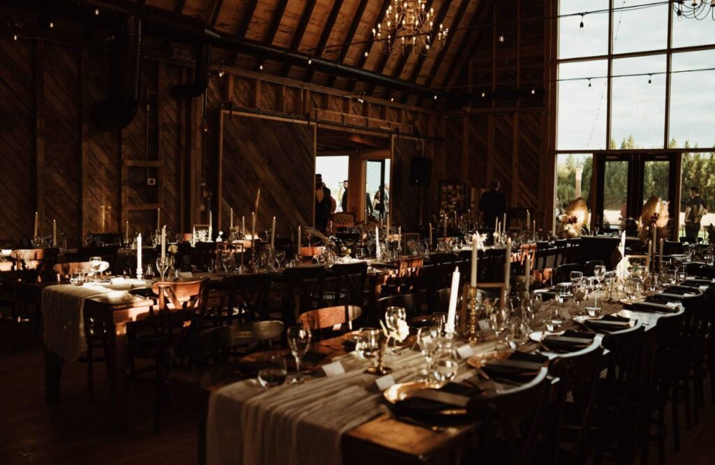 10 Best Wedding Venues in Edmonton: A Guide for Event Planners & Performers 9 Black Barn wedding venues in edmonton