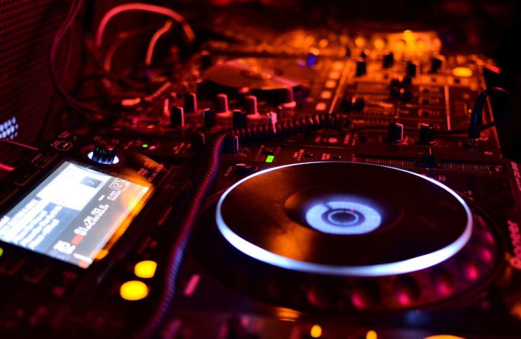 The Hallmarks of an Exceptional Edmonton DJ
