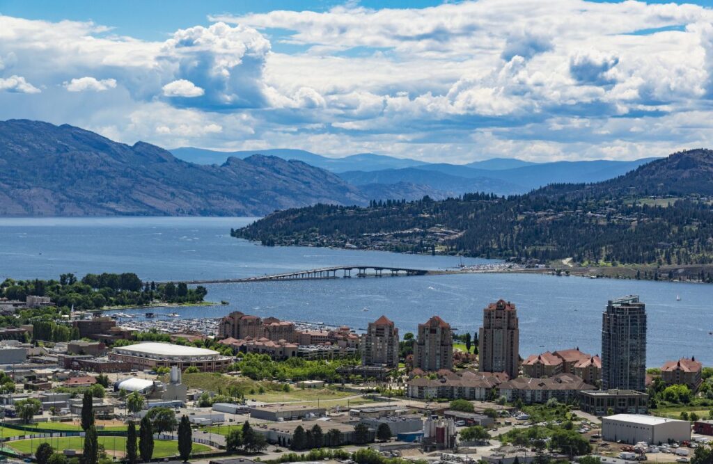 Best Outdoor Wedding Venues In Kelowna: From Vineyards to Beaches 3 Why Kelowna is the Ultimate Outdoor Wedding Destination