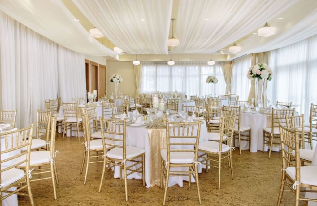 Top 10 Charming Indoor Wedding Venues in Kelowna for an Intimate Celebration 8 Lakeside Elegance for Intimate Celebrations
