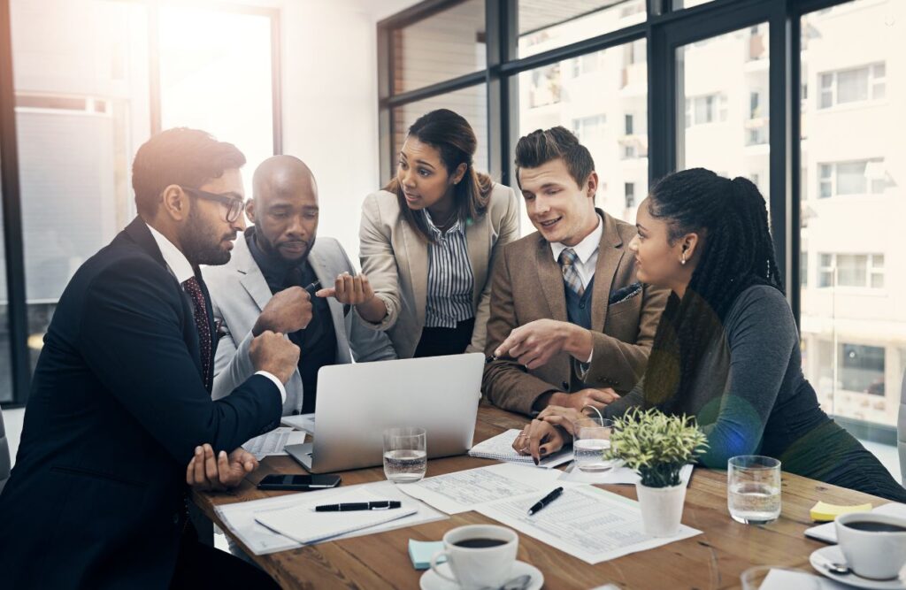 How to Book the Right Entertainment for Any Event: From Celebrities to Local Talent 8 Managing Logistics & Communication when hiring entertainment for event