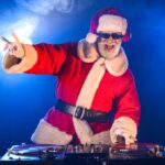 Choosing the Perfect Christmas Party Entertainers In Toronto