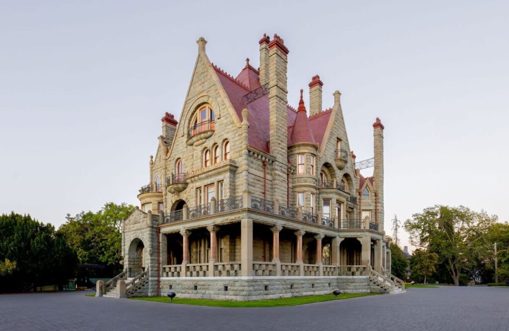 Craigdarroch Castle wedding venue