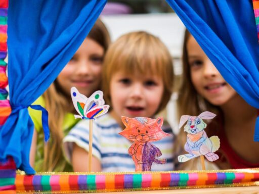 Hire a professional puppeteer For Event
