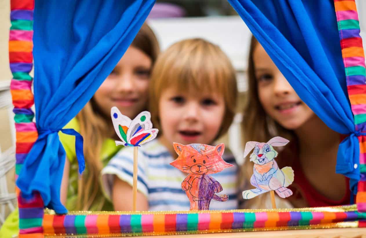 Hire a professional puppeteer For Event