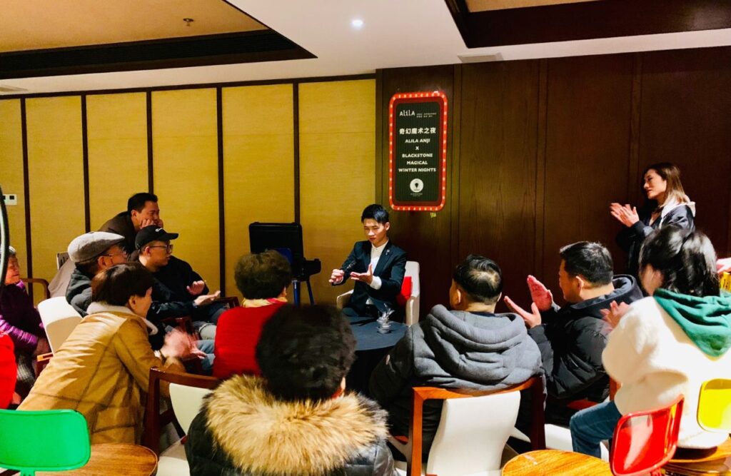 Jin Li Magic magician