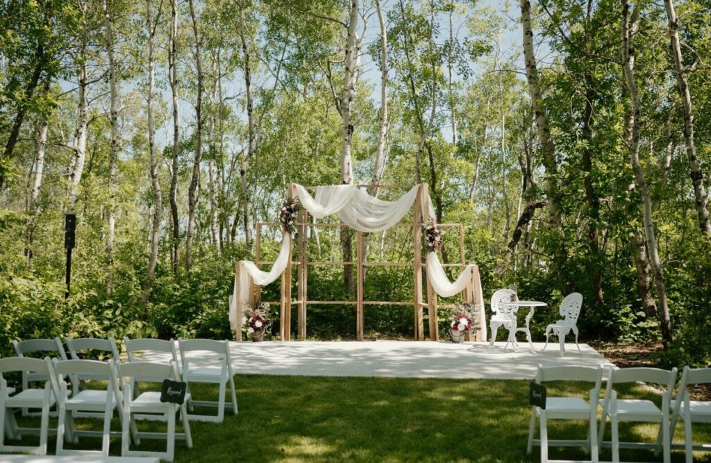 Top Outdoor Wedding Venues In Winnipeg: Find Your Perfect Prairie Setting 9 Kinloch Grove outdoor wedding venues in winnipeg