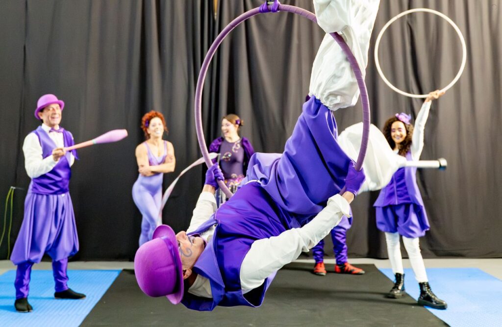 Entertainment for a Masquerade Ball: A Complete Guide to Creating an Unforgettable Night 8 Aerialists and Acrobats for masquerade ball