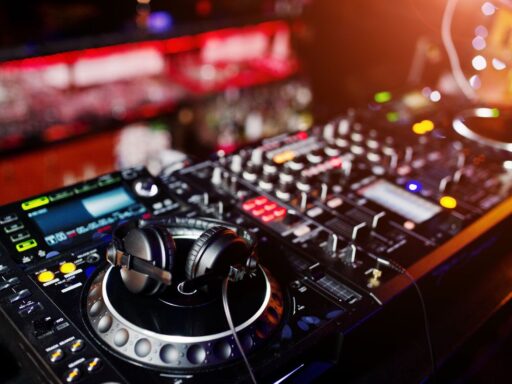 Best wedding DJ in Vancouver