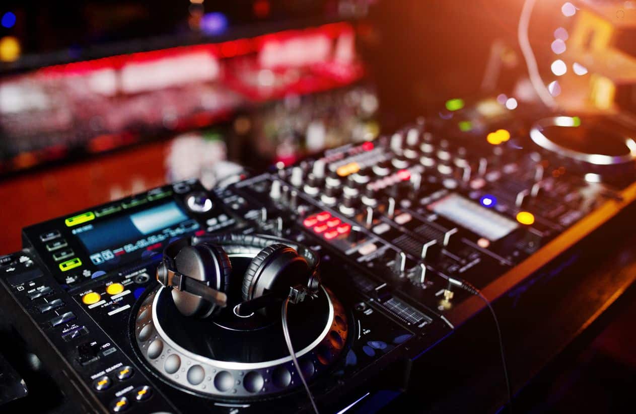 Best wedding DJ in Vancouver