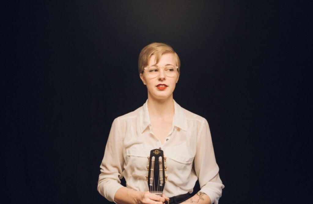 Chenoa McKelvey wedding singer in winnipeg that you can hire
