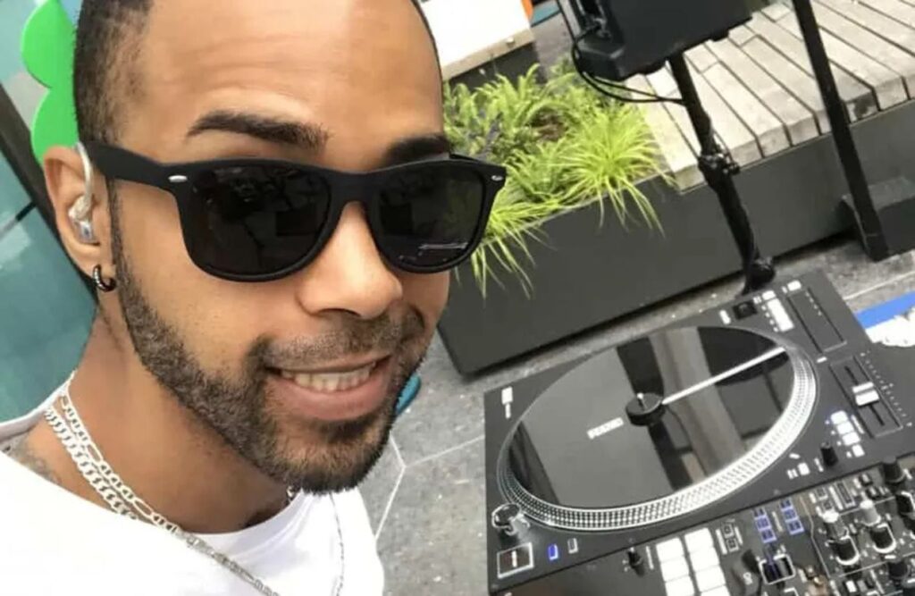 Best Wedding DJ in Vancouver: Meet the Vibe Architects 5 DJ KrazeJay one of the DJ that you can hire