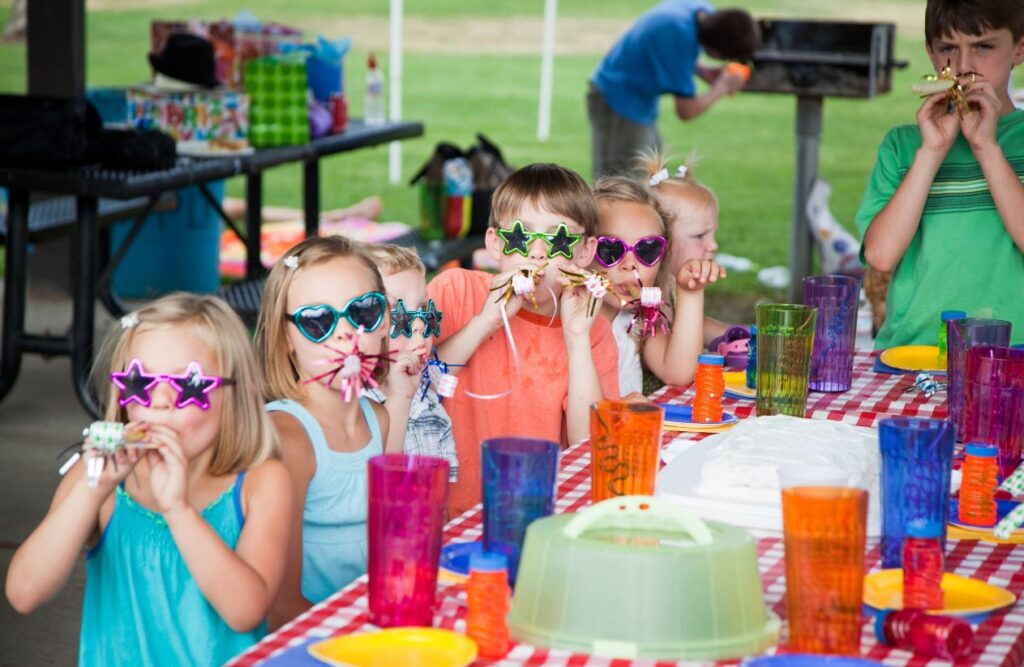 Magician or Balloon Twister: Which is Better for Your Child's Party? 8 How to Make the Right Choice for Your Party