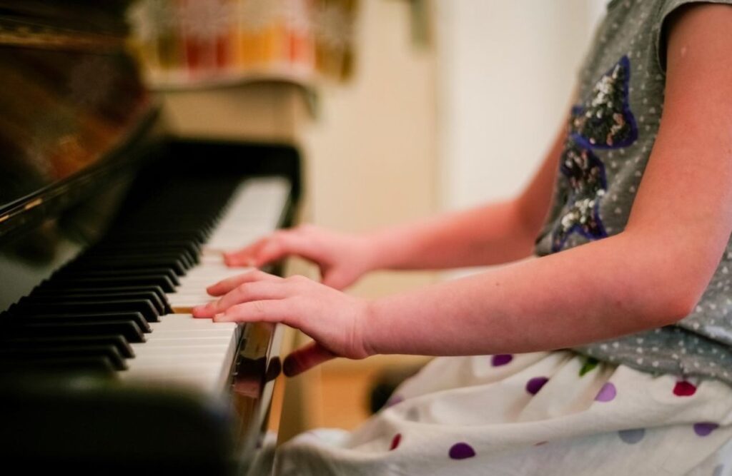 Laura Johnson wedding singer in edmonton that you can hire