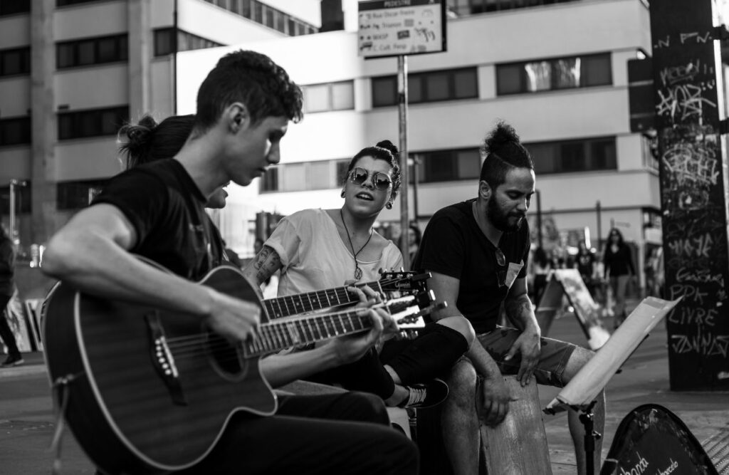Booking Performers For A College Campus Event: A Step-by-Step Guide for Student Planners 5 Live Music for college campus event