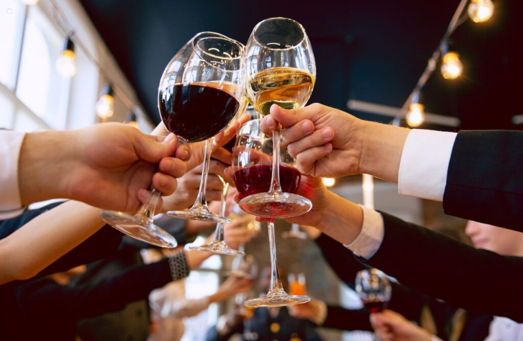 Strolling Magicians for Events: The Ultimate Icebreaker 11 Making the Most of Your Magical Moment