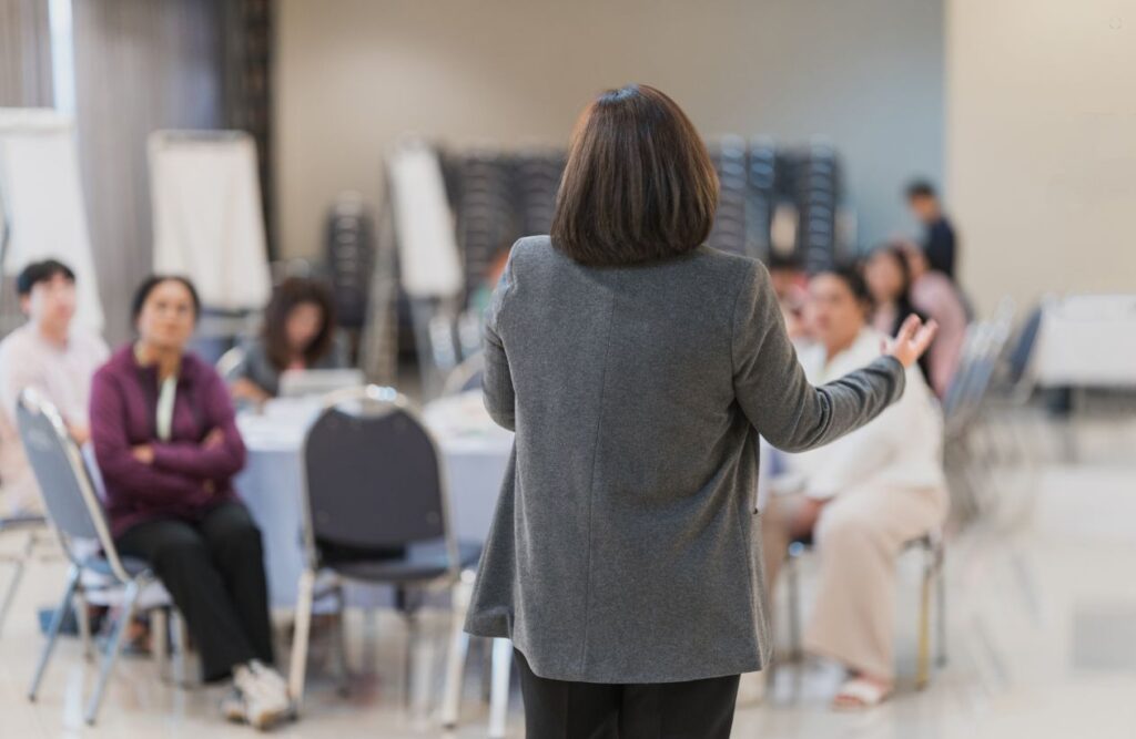 Booking Performers For A College Campus Event: A Step-by-Step Guide for Student Planners 7 Speakers and Lecturers for college event