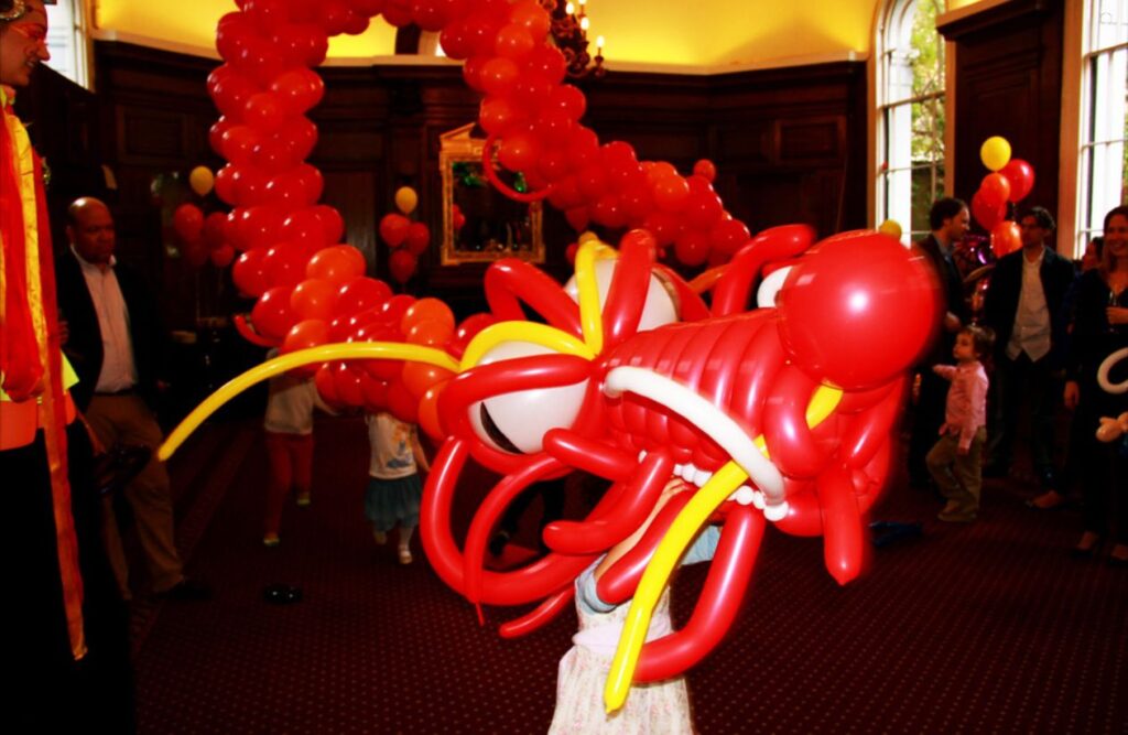 Magician or Balloon Twister: Which is Better for Your Child's Party? 4 The Fun of the Balloon Twister Hands-On Creations