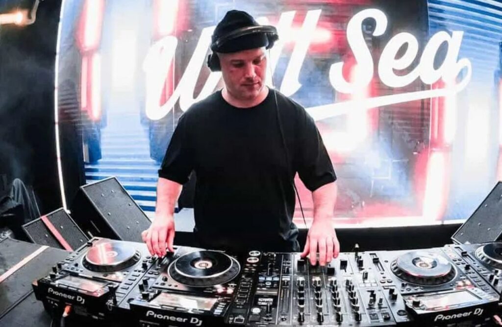 Best Wedding DJ in Vancouver: Meet the Vibe Architects 10 Will Sea DJ