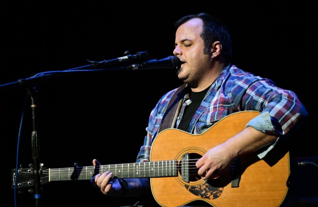 Adam Karch wedding singer that you can hire in montreal
