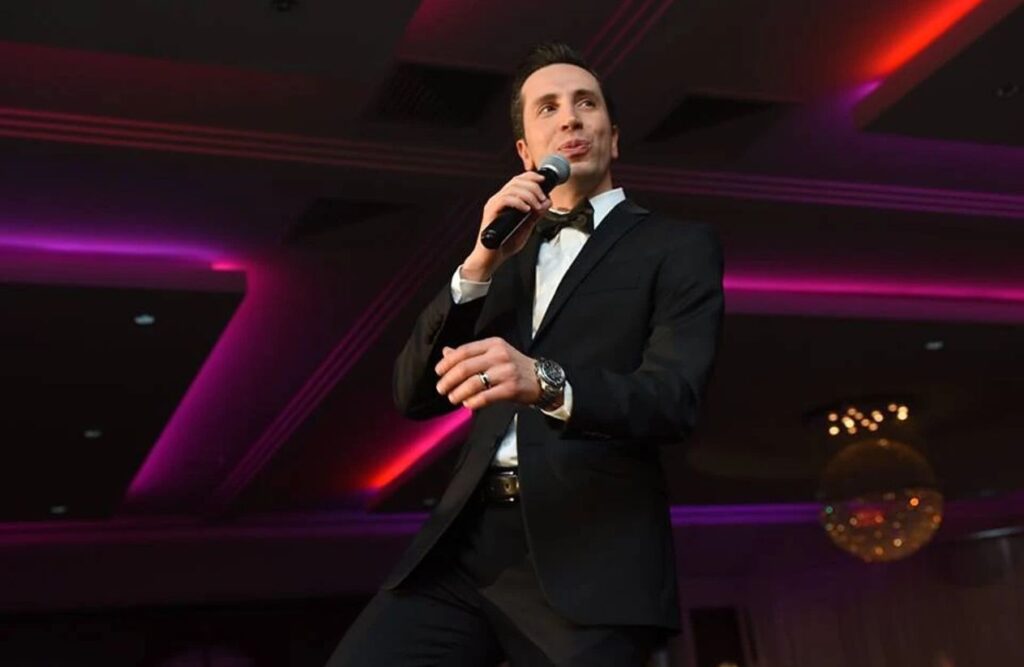 Matt Mardini wedding singer that you can hire in montreal
