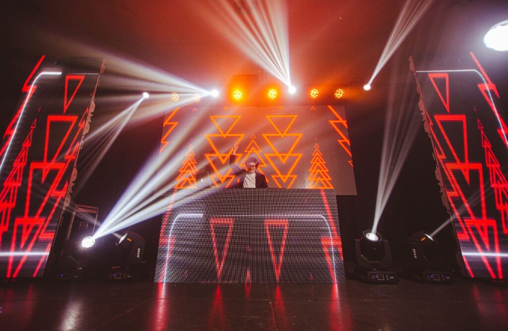 10 Highly-Rated Independent Wedding DJs for Hire in Calgary 13 Uplighting and Special Effects