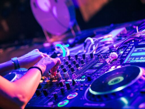 10 Highly-Rated Independent Wedding DJs for Hire in Calgary 16 Wedding DJs For Hire In Calgary