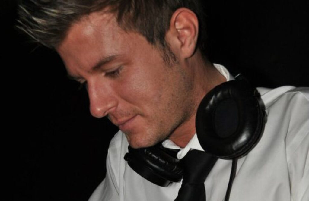 Top 8 Wedding DJs for Hire in Ottawa Who Master the Mix 8 DJ Tyco Entertainment for hire in ottawa