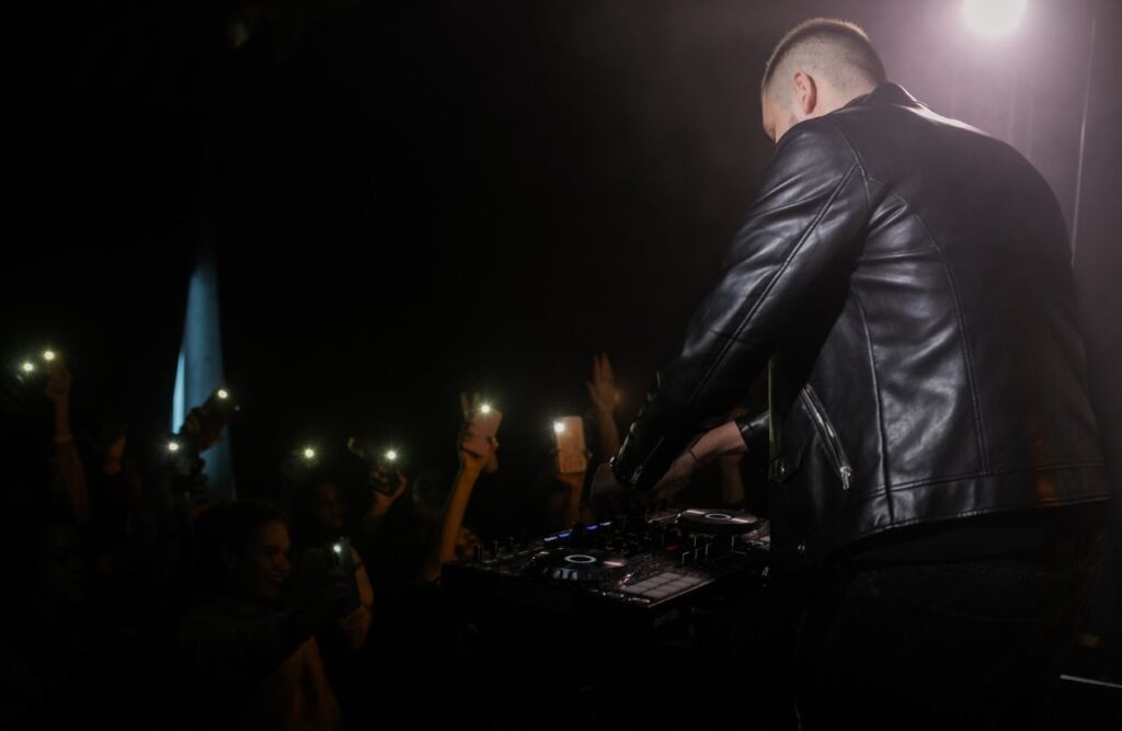 Top 8 Wedding DJs for Hire in Ottawa Who Master the Mix 6 DJSteveO Dj that you can hire in ottawa