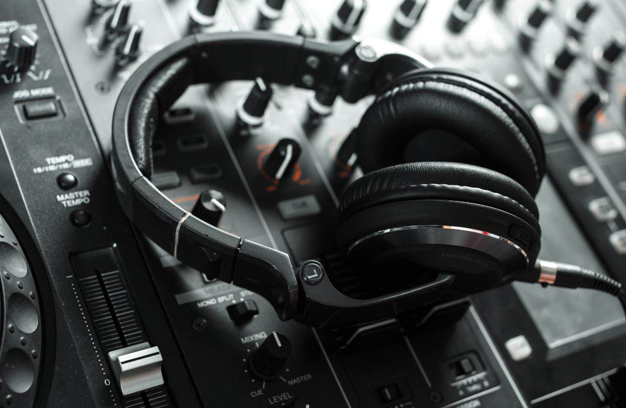 Wedding DJs for Hire in Ottawa