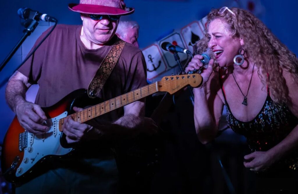 10 Best Wedding Singers for Hire in Kelowna: Top Independent Talent Revealed 12 Cat Wells wedding singer kelowna