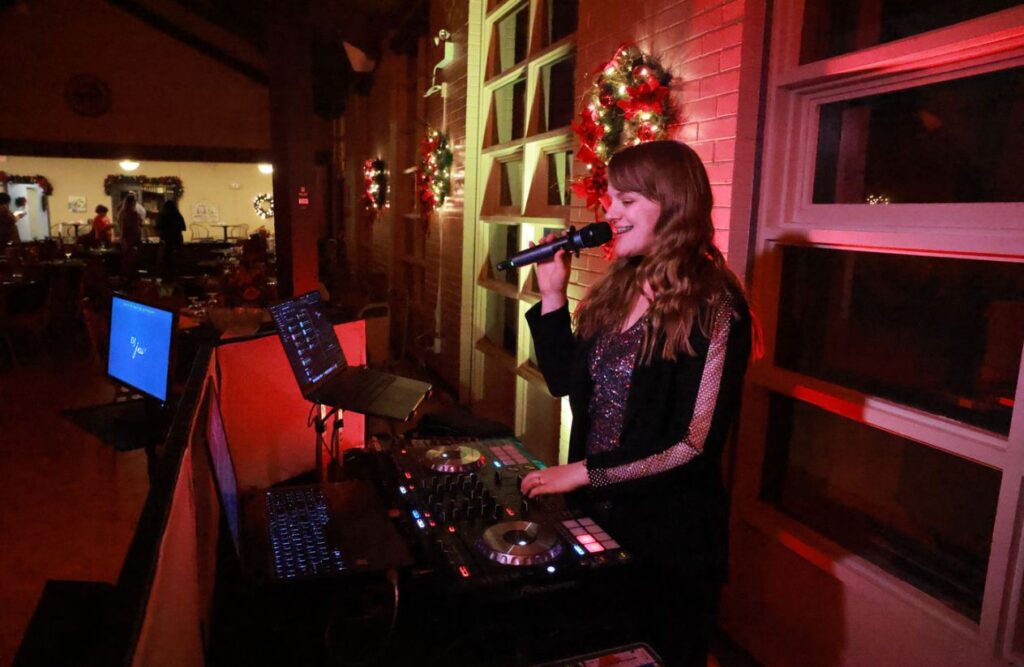 DJ JESS wedding dj that you can book for waterloo events