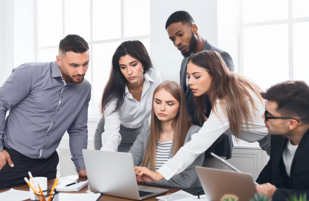 How to Hire a Comedian in Kelowna