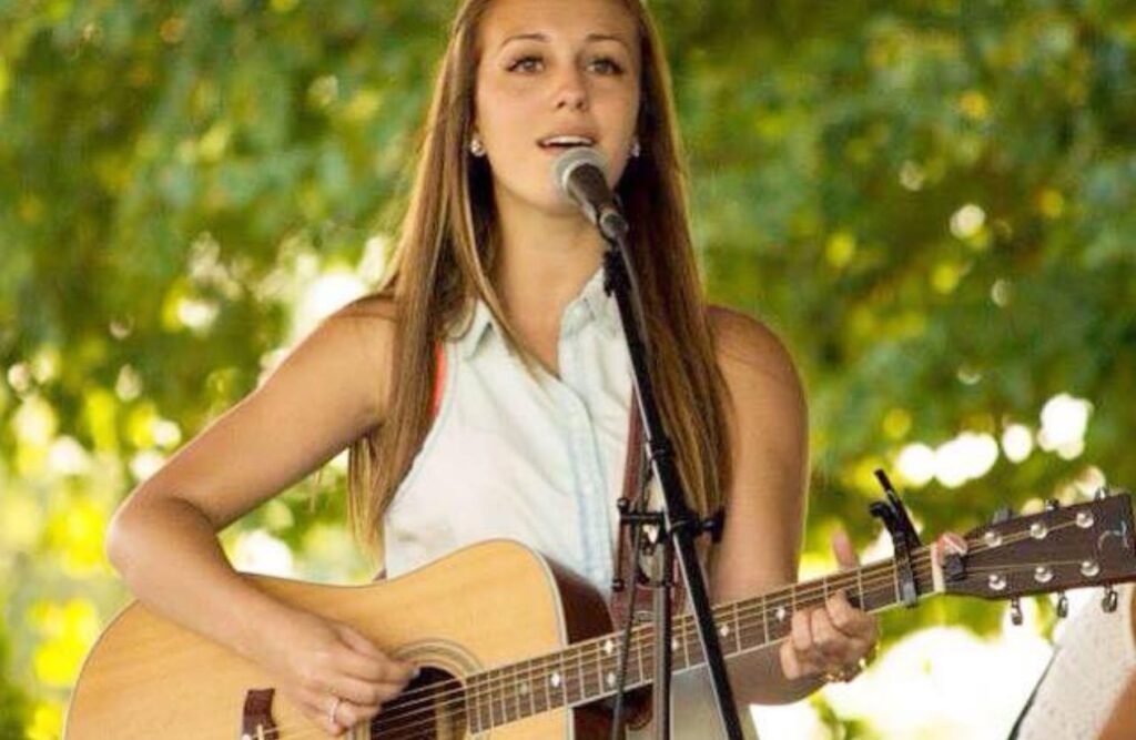 Josée Vautour wedding singer you can book for events in moncton