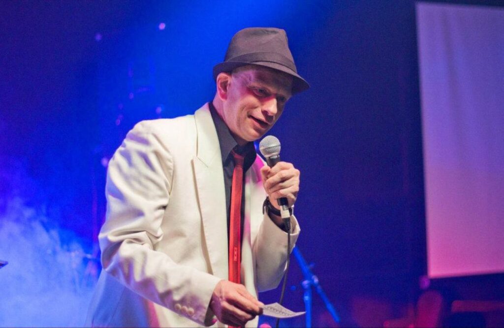 10 Top-Rated Comedians for Hire in Hamilton, ON 12 Larry Smith one of comedian you can hire in hamilton canada