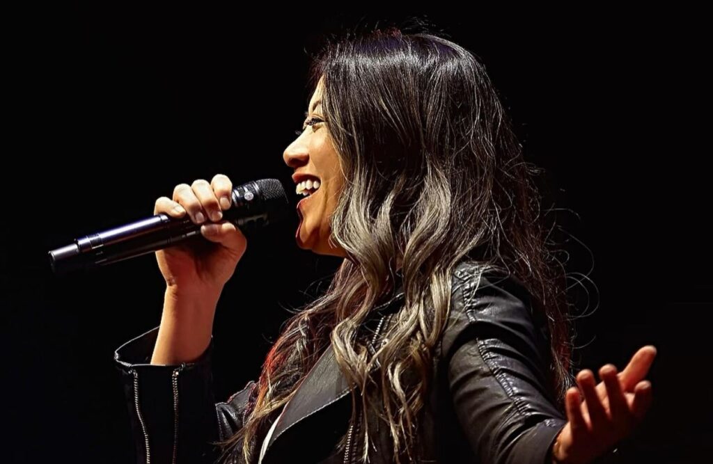 Marie Hui wedding singer you can hire in burnaby