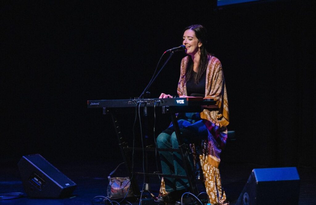 Niki Kennedy wedding singers that you can hire in burnaby