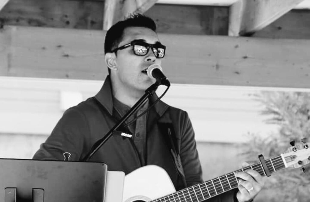 Sébastien Doiron a wedding singer for hire in moncton