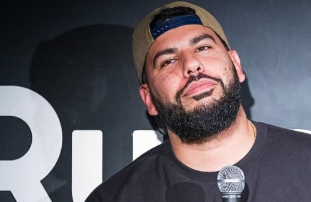 10 Best Comedians for Hire in Surrey, BC (Top Rated) 3 Sunee Dhaliwal one of the best comedians for hire in surrey