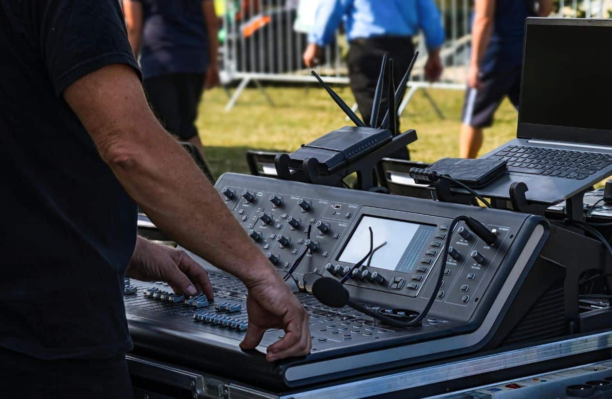 best wedding Djs for hire in Saskatoon